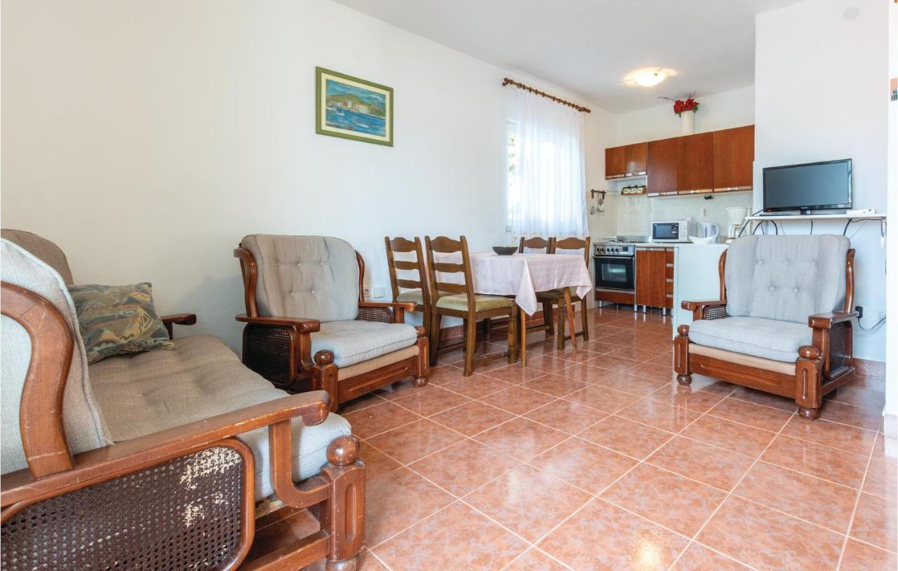 Cozy Apartment In Okrug Donji With Kitchen Donji Okrug  Exterior foto