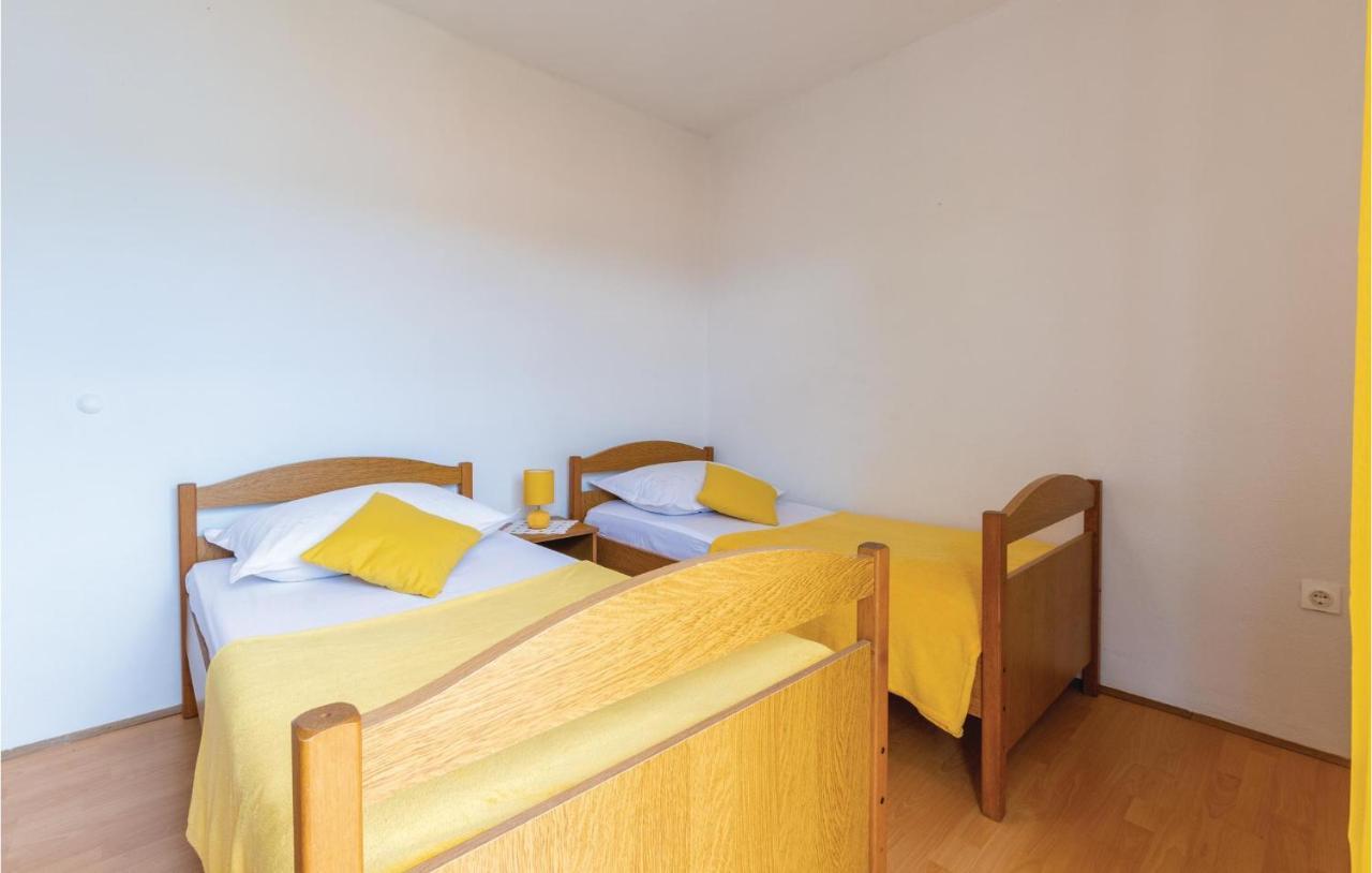 Cozy Apartment In Okrug Donji With Kitchen Donji Okrug  Exterior foto